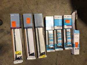 lot 41 image: Lot of assorted Moen Towel Racks review pictures