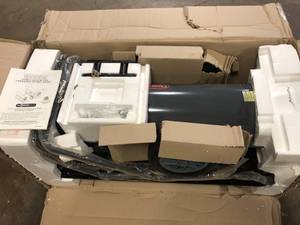 lot 42 image: Dyna-Glo Delux 140K or 180K BTU Kerosene Forced Air Heater customer return review pictures