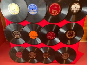 lot 59 image: Twelve 33 LP Vinyl Records