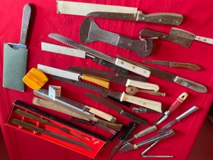 lot 68 image: KnivesCarving SetSharpener