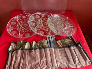 lot 79 image: Kitchen Glass Platters & Flatware