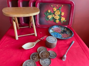 lot 85 image: I Love Vintage--Nevco FoldN Carry Stool, Floral Designs & Fun Coasters