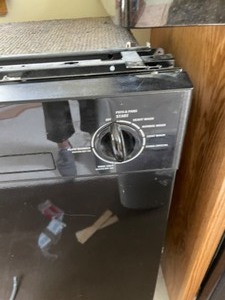 lot 10A image: GE Dishwasher Model GSM1800JBB