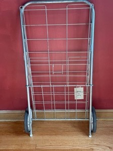 lot 99 image: Metal Shopping Cart