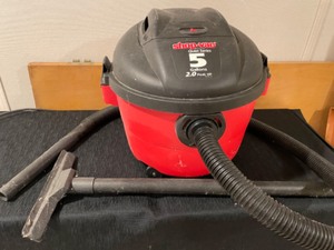 lot 98 image: Shop Vac 5 Gal 2 HP