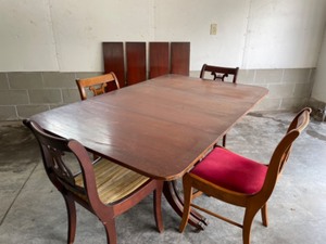 lot 20 image: Queen Ann Table with 4 Music Back Chairs