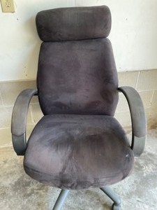 lot 25 image: Black Suede Office Chair