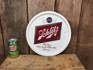 lot 8 image: Schlitz Tin Beer Tray