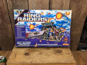 lot 18 image: Matchbox RING RAIDERS Skull Squadron Action Assault Base