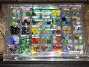 lot 23 image: Collection of Older Marbles - Variety SizesStyles