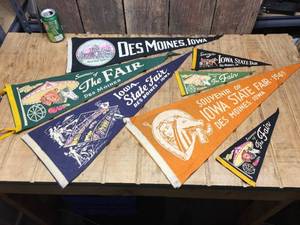 lot 28 image: Vintage IOWA - State Fair - Felt Pennants