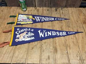 lot 29 image: 2 Vintage Windsor Canada - Felt Pennants