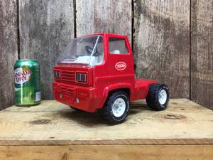 lot 40 image: Vintage Tonka XR-101 Red Semi - Cab