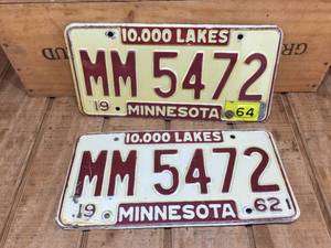 lot 58 image: Vintage Pair 1962 MN License Plates