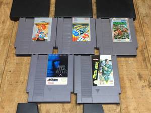 lot 85 image: 5 Classic NES Game Cartridges
