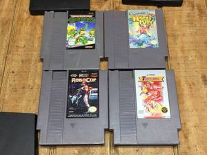 lot 86 image: 4 Classis NES Game Cartridges