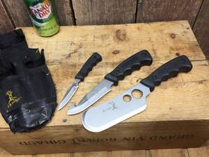 lot 102 image: Elk Ridge 3pc Knife Set
