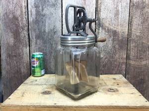 lot 127 image: Antique Dazey 3 Qt Butter Churn - Nice