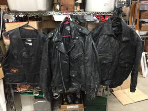 lot 195 image: 3 - LXL Motorcycle Leathers