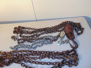 Mixed Lot of Chain Hoists and Chains