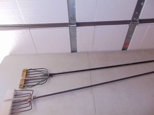 Set of 2 Ice Fishing Spears