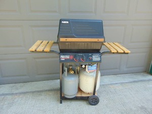 Fiesta Prestige Grill with Two Propane Tanks