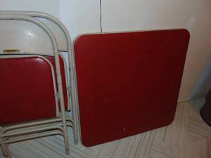 Card Table with 2 Chairs