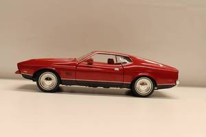 lot 1-1 image: Ford Mustang Mach 1 Die-cast car