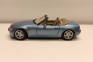 lot 2 image: BMW Z3 Roadster Diecast model