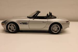 lot 3 image: Autoart Silver BMW Z8