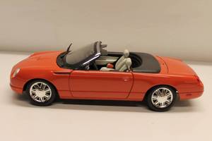 lot 1-12 image: 2006 Ford Thunderbird