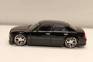 lot 16 image: Chrysler 300C Hemi