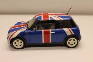 lot 28 image: Austin Powers Mini Cooper