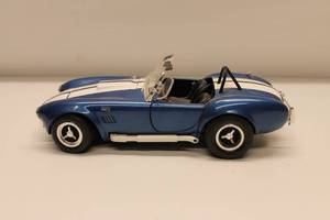 lot 29 image: Shelby Cobra 427