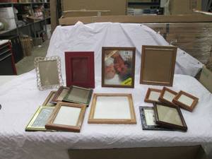 lot 14 image: Picture frames. Various sizes and s...