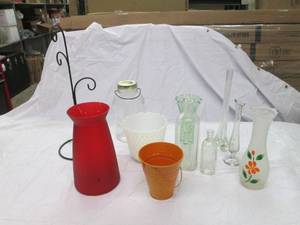 lot 16 image: Vintage bottles, vases and decor...