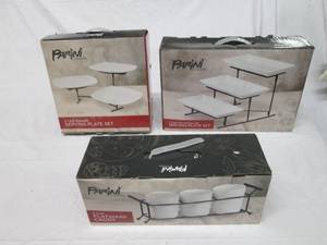 lot 124 image: Parini 2 serving plate sets and fla...