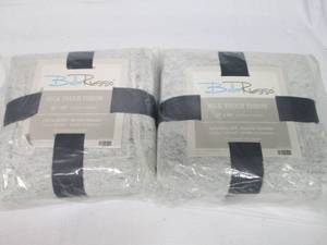 lot 147 image: 2 Bella Russo silk touch throw blan...