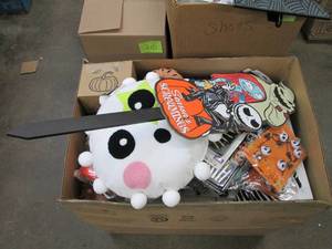 lot 211 image: Large mystery box of Halloween deco...