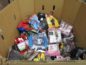 lot 214 image: 12 pallete of new Halloween costum...