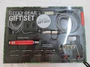 lot 226 image: Geeky Gear gift set...