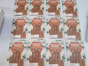 lot 252 image: 12 3 packs of 25 colorful nail stic...