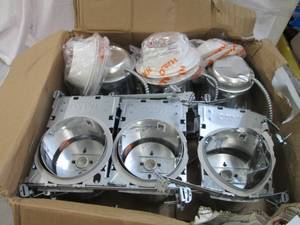lot 297 image: Halo contractor pack recessed light...