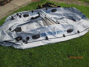 lot 25 image: Heavy duty Sea Hawk Sport 3-person inflatable raft with oars and travel bag