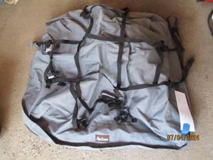 lot 39 image: Heavy duty canvas car topper luggage carrier