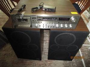 lot 12 image: Vintage Fisher MC-4155 Audio Component System with pair of floor speakers and microphones (Tape cassette section does not stay closed and may not function)