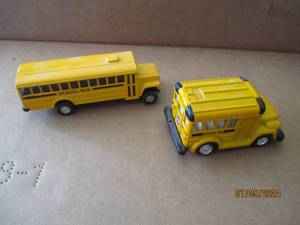 lot 92 image: Kin Toy die cast model school bus set of 2