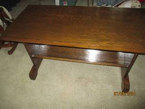 lot 117 image: Sturdy wood Coffee table with lower tier display section