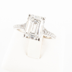 14k White gold, Emerald Cut F, VVS1 1.86ct LG Diamond Engagement Ring - Low Reserve
