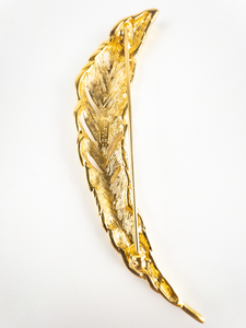 MONET Vintage Feather Large Gold Tone Base Metal Brooch.